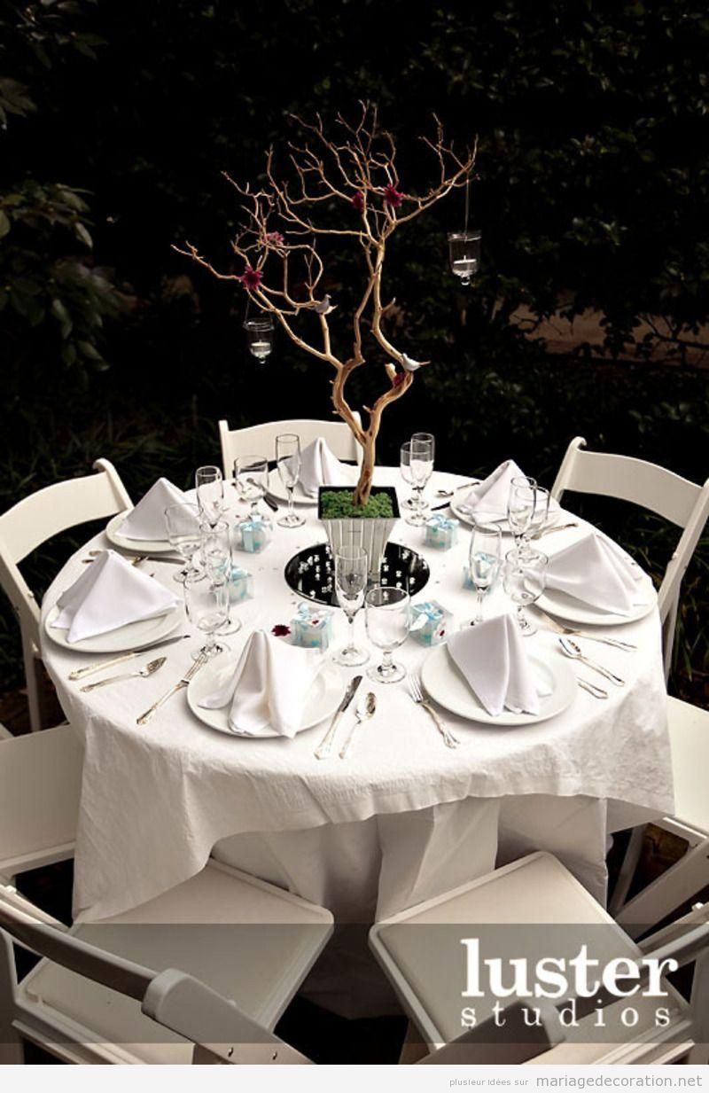 Déco table, banquet mariage au jardin en blanc et branches d'arbre